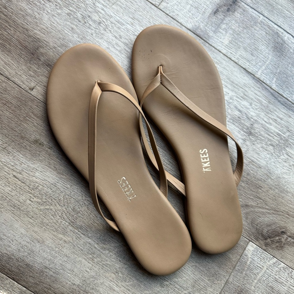 TKEES Flip Flops in Tan